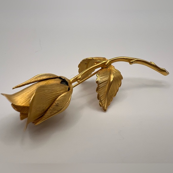 Vintage Giovanni Gold Tone Rose Brooch Pin - Picture 1 of 4